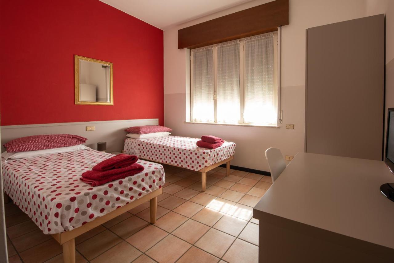 Albergo La Rovere Roverbella Exterior photo
